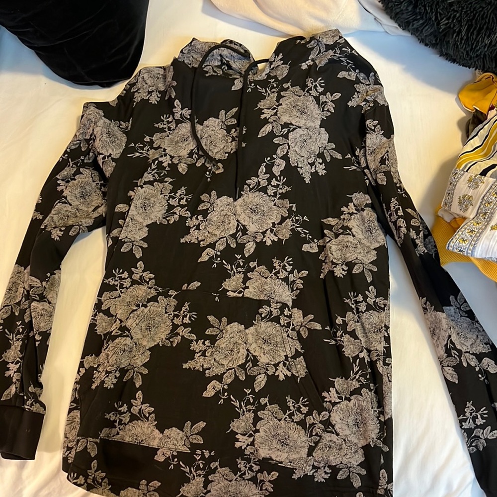 Black and gray hoodie